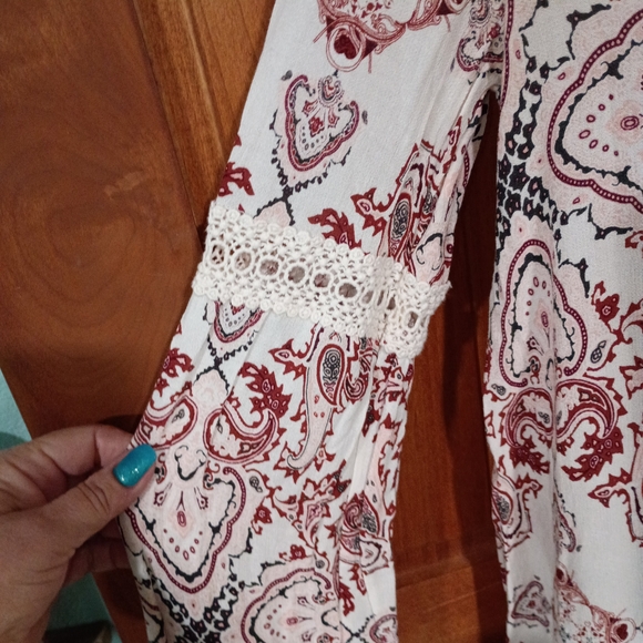Hint of‎ Mint Red and White Patterned Mini Dress - Picture 3 of 6